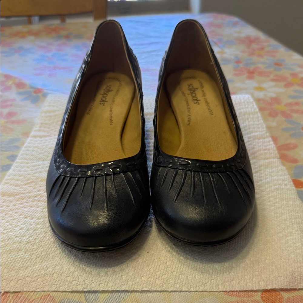 Softspots Navy Women's Pumps